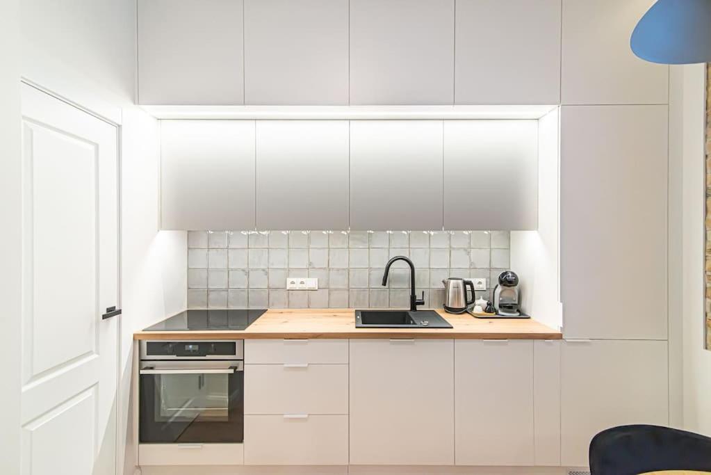 New And Modern In Old Town By Urban Rent