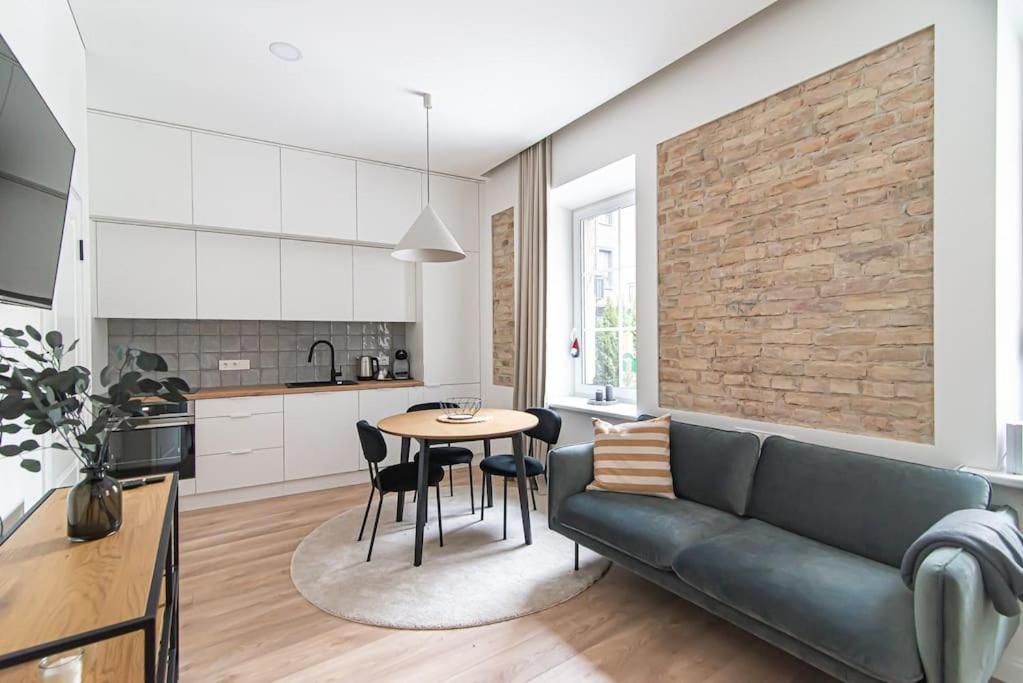 New And Modern In Old Town By Urban Rent Apartment